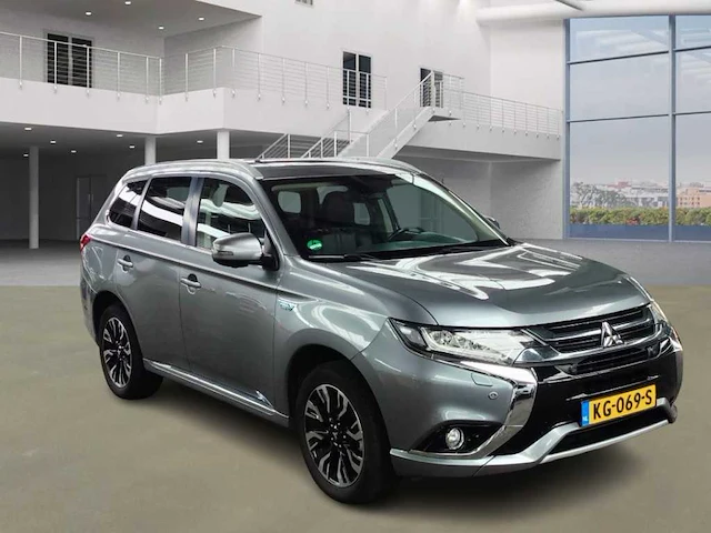 Mitsubishi outlander 2.0 phev instyle+ 2016 | kg-069-s - afbeelding 23 van  34