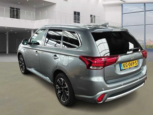 Mitsubishi outlander 2.0 phev instyle+ 2016 | kg-069-s - afbeelding 30 van  34