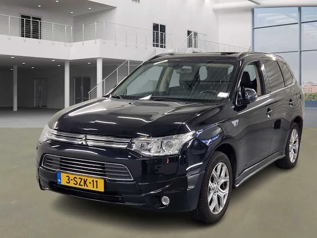 Mitsubishi outlander 2.0 phev instyle , 3-szk-11 - afbeelding 1 van  23