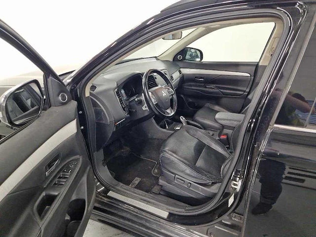 Mitsubishi outlander 2.0 phev instyle , 3-szk-11 - afbeelding 23 van  23