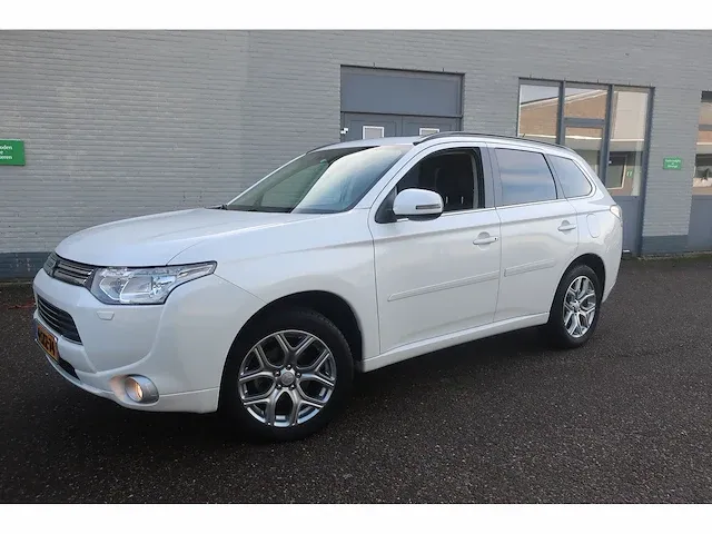 Mitsubishi outlander 2.0 phev instyle, 4-sxz-74 - afbeelding 1 van  15