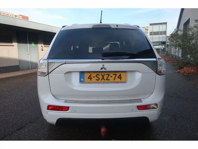 Mitsubishi outlander 2.0 phev instyle, 4-sxz-74 - afbeelding 9 van  15