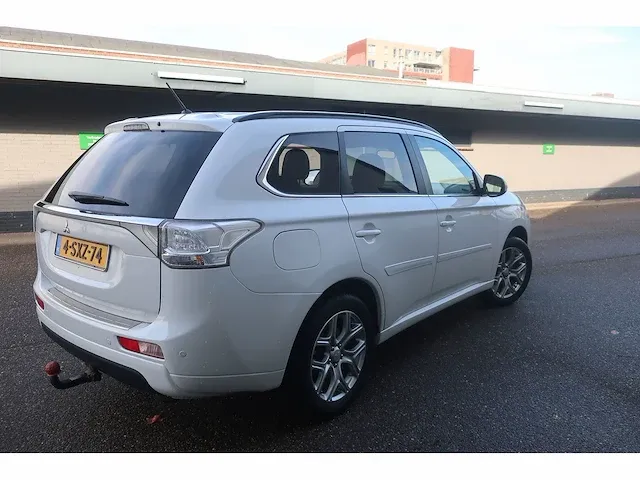 Mitsubishi outlander 2.0 phev instyle, 4-sxz-74 - afbeelding 10 van  15