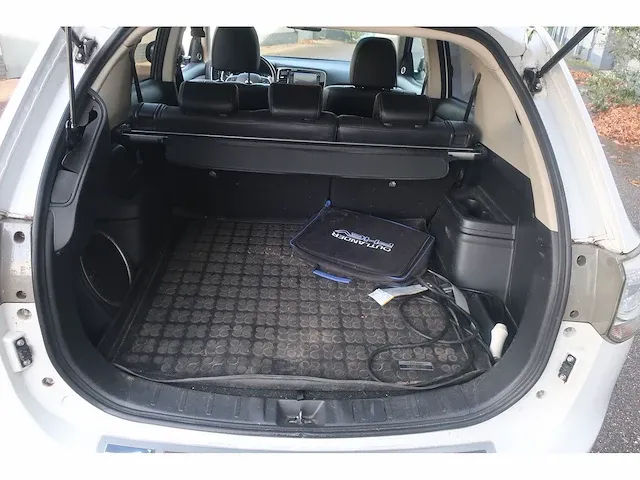 Mitsubishi outlander 2.0 phev instyle, 4-sxz-74 - afbeelding 12 van  15