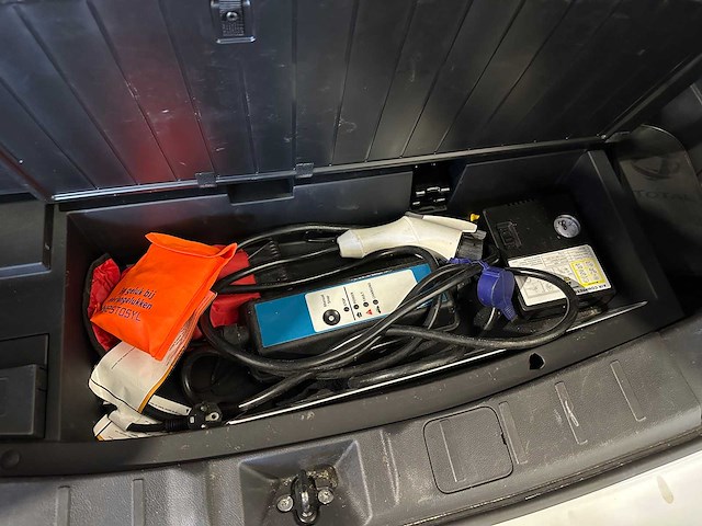 Mitsubishi outlander 2.0 phev instyle+ 8-stp-20 - afbeelding 13 van  24