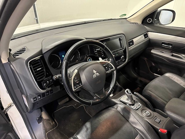 Mitsubishi outlander 2.0 phev instyle+ 8-stp-20 - afbeelding 24 van  24