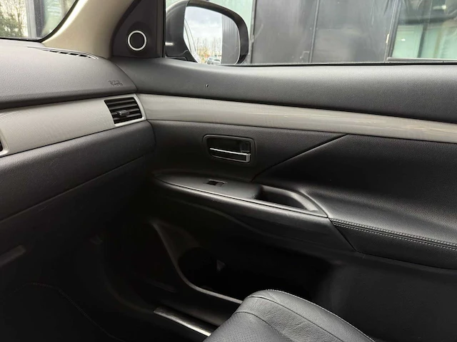 Mitsubishi outlander 2.0 phev instyle automaat, 2-slh-37 - afbeelding 4 van  21