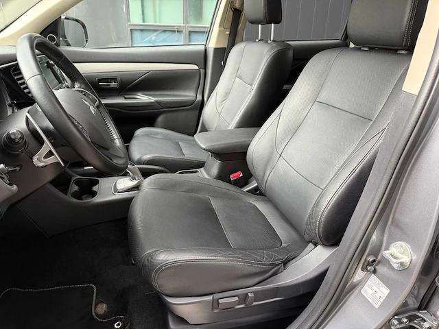 Mitsubishi outlander 2.0 phev instyle automaat, 2-slh-37 - afbeelding 17 van  21