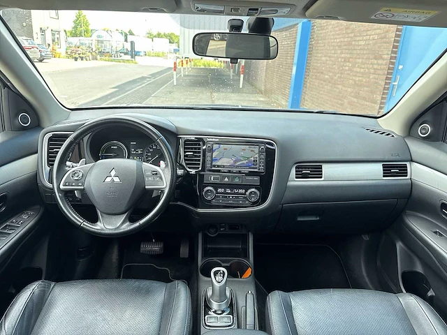Mitsubishi outlander 2.0 phev instyle car 2013 | 4-sps-56 - afbeelding 22 van  35