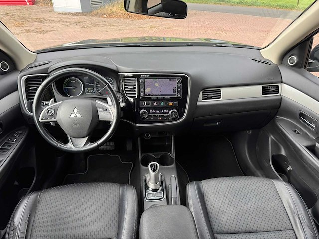 Mitsubishi outlander 2.0 phev intense + 3-tjh-83 - afbeelding 6 van  23
