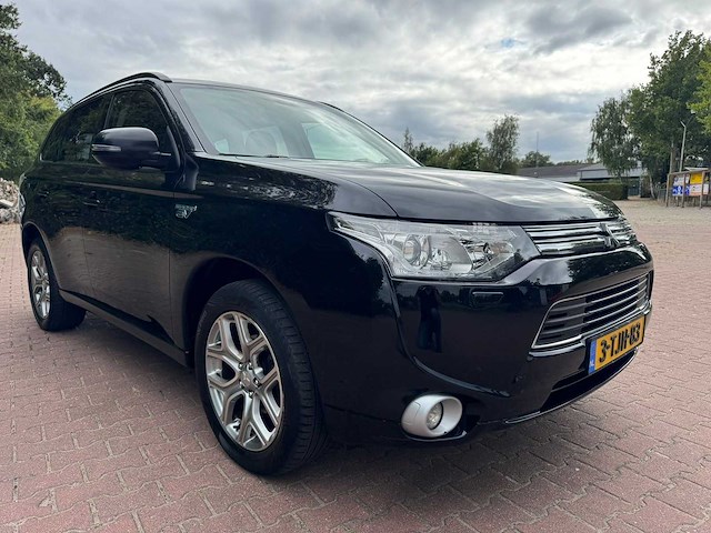 Mitsubishi outlander 2.0 phev intense + 3-tjh-83 - afbeelding 22 van  23