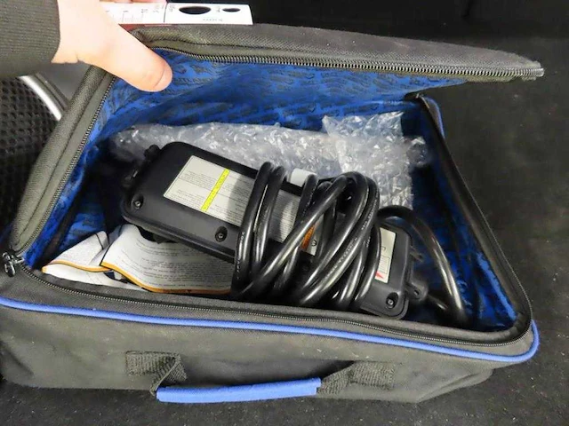 Mitsubishi outlander 2.0 phev intense + automaat, 3-svs-60 - afbeelding 2 van  12