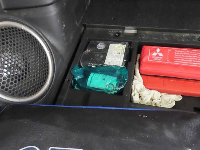 Mitsubishi outlander 2.0 phev intense + automaat, 3-svs-60 - afbeelding 3 van  12