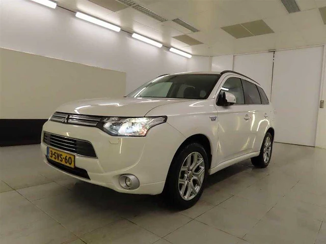 Mitsubishi outlander 2.0 phev intense + automaat, 3-svs-60 - afbeelding 1 van  12
