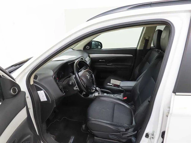 Mitsubishi outlander 2.0 phev intense + automaat, 3-svs-60 - afbeelding 8 van  12