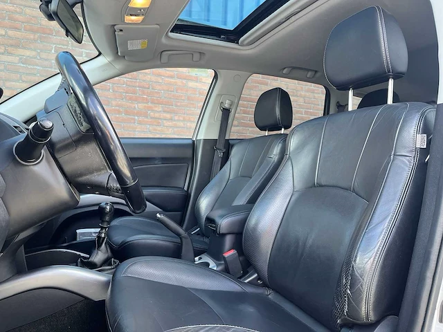 Mitsubishi outlander 2.2 di-d business edition car 2009 | 27-hvr-2 - afbeelding 2 van  30
