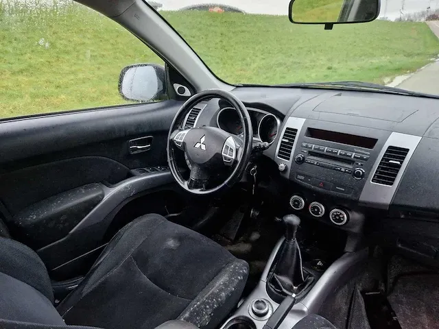 Mitsubishi outlander 2.4 intense+ special edition | 85-knh-3 - afbeelding 11 van  18