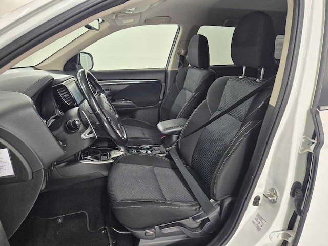 Mitsubishi outlander 2.4 phev intense+ 2020 | s-224-nr - afbeelding 8 van  25