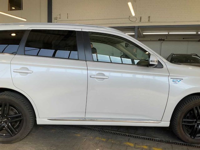 Mitsubishi outlander 2.4 phev spirit 4wd 2020 - afbeelding 3 van  30