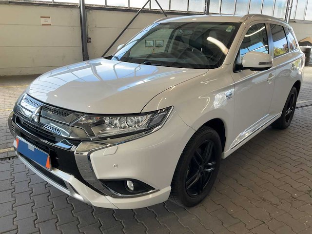 Mitsubishi outlander 2.4 phev spirit 4wd 2020 - afbeelding 1 van  30