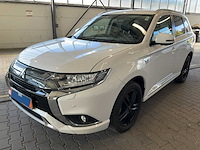 Mitsubishi outlander 2.4 phev spirit 4wd 2020 - afbeelding 1 van  30