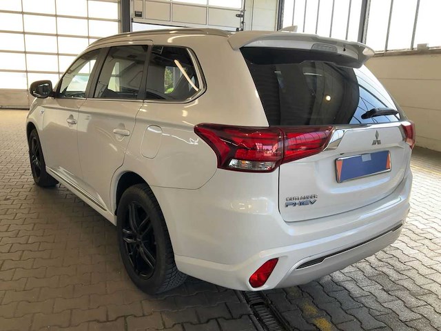 Mitsubishi outlander 2.4 phev spirit 4wd 2020 - afbeelding 15 van  30