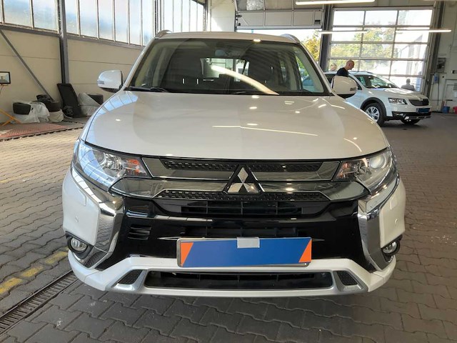 Mitsubishi outlander 2.4 phev spirit 4wd 2020 - afbeelding 23 van  30