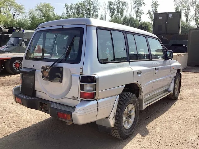 Mitsubishi pajero 4x4 personenauto - afbeelding 10 van  16