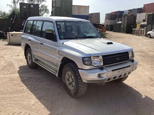 Mitsubishi pajero 4x4 personenauto - afbeelding 11 van  16