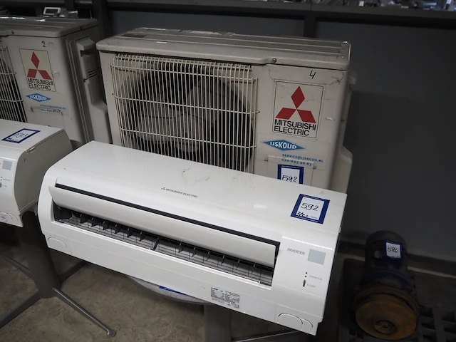 Mitsubishi - afbeelding 1 van  7