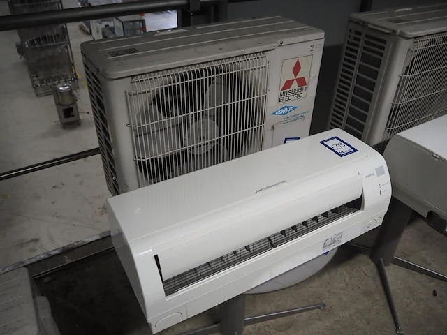 Mitsubishi - afbeelding 2 van  7