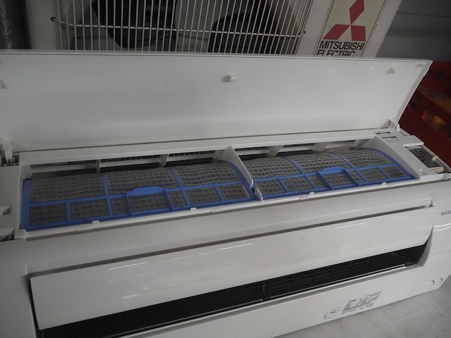 Mitsubishi - afbeelding 16 van  18