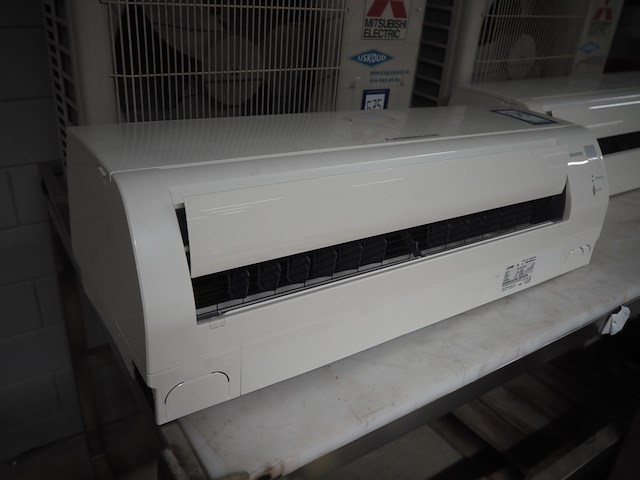 Mitsubishi - afbeelding 9 van  15