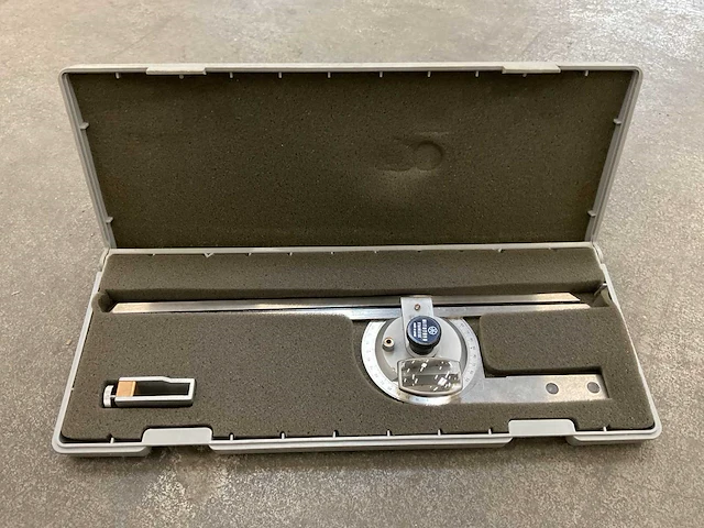 Mitutoyo 187-908 universele hoekmeter - afbeelding 1 van  1