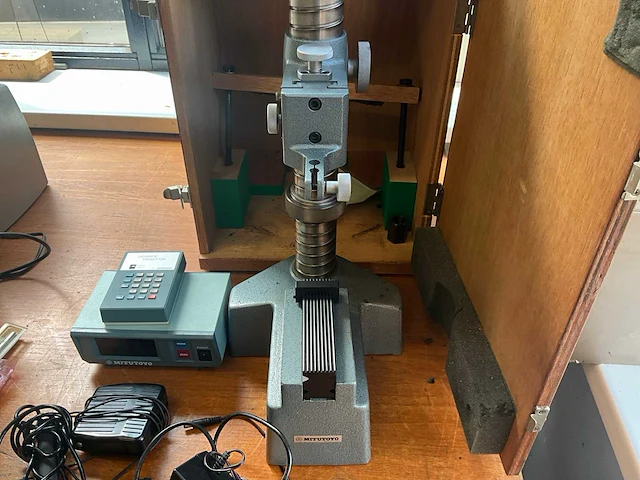 Mitutoyo 215-101 hardheidtester - afbeelding 3 van  6