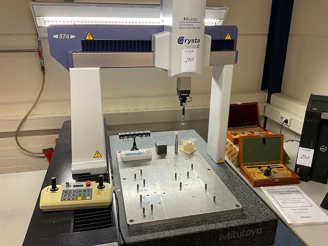 Mitutoyo crysta-apex c574 3d-meetmachine - afbeelding 4 van  10