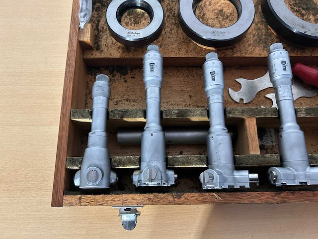 Mitutoyo drie punts binnen micrometer (5x) - afbeelding 4 van  7