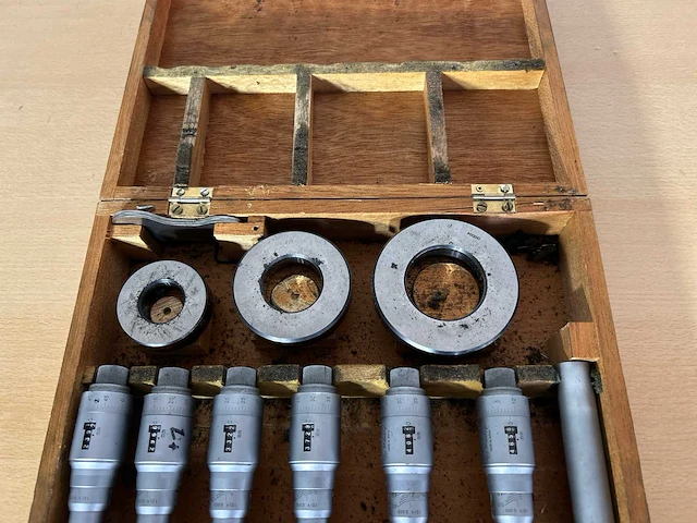 Mitutoyo drie punts binnen micrometer (6x) - afbeelding 3 van  4