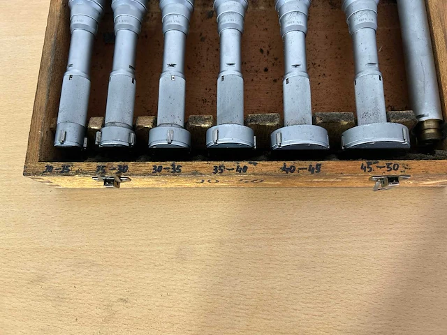 Mitutoyo drie punts binnen micrometer (6x) - afbeelding 4 van  4