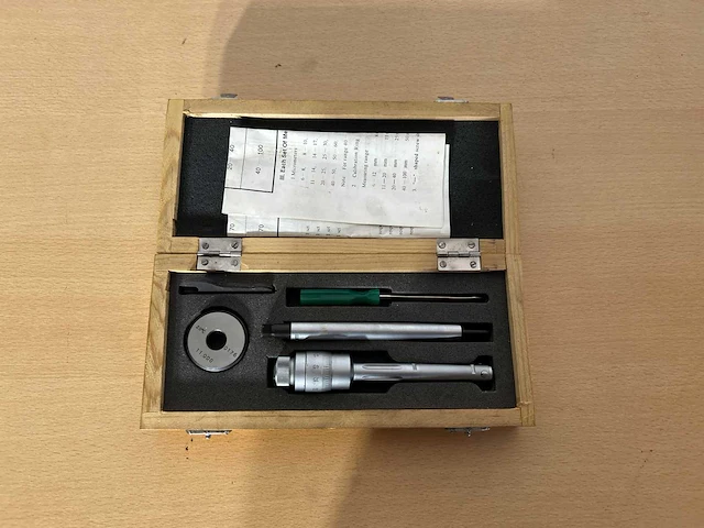 Mitutoyo drie punts binnen micrometer - afbeelding 1 van  3