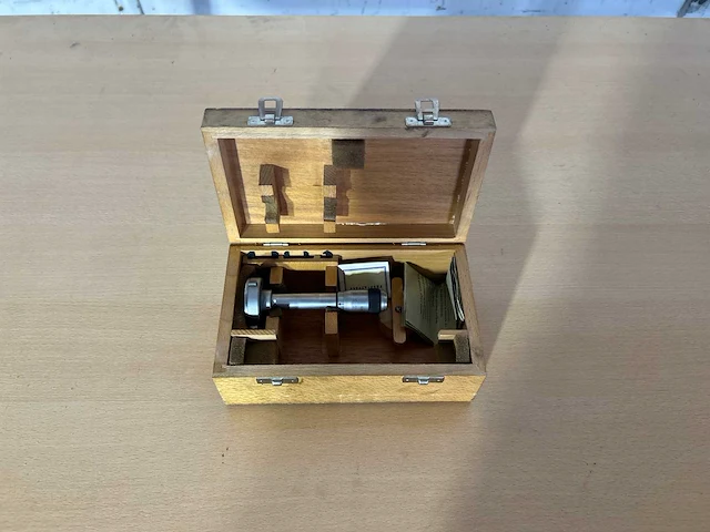 Mitutoyo drie punts binnen micrometer - afbeelding 1 van  3