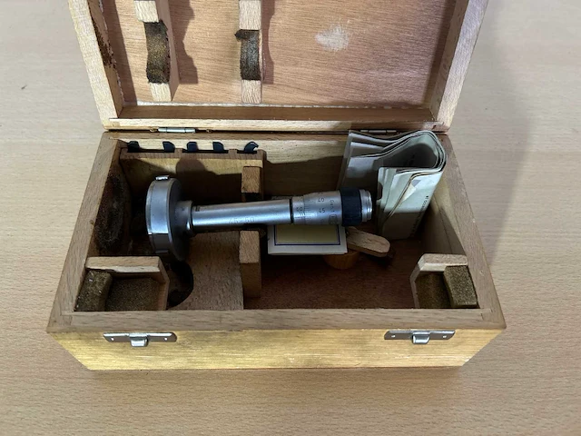 Mitutoyo drie punts binnen micrometer - afbeelding 2 van  2
