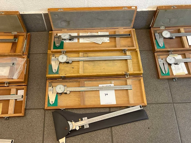 Mitutoyo schuifmaat (4x) - afbeelding 1 van  5