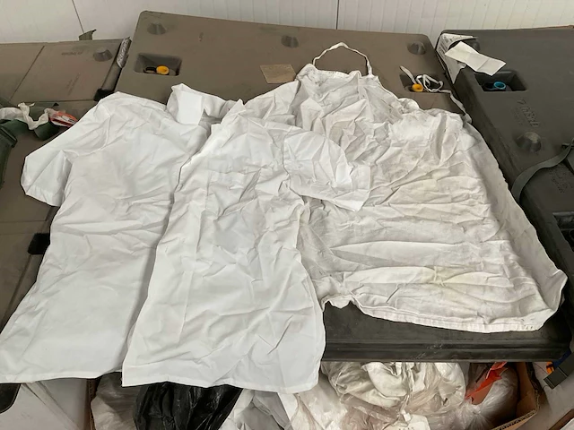 Mix box clothes - afbeelding 1 van  6