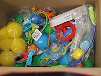 Mix doos met restanten van markt en magazijn
