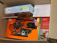 Mix doos met restanten van markt en magazijn