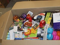 Mix doos met restanten van markt en magazijn - afbeelding 5 van  5