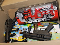 Mix doos met restanten van markt en magazijn - afbeelding 3 van  5