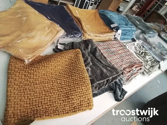 Mix kussenhoes sierkussen 127 stuks nieuw hoofdzakelijk 45x45cm - afbeelding 2 van  10