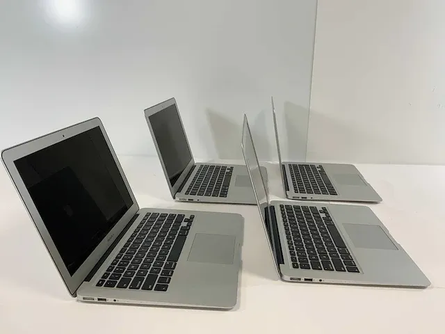 Mix model laptops - check description (4x) - afbeelding 1 van  18